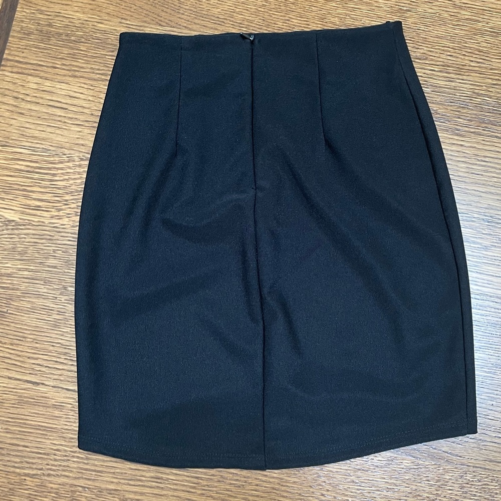 Black Skirt by Blanc